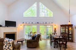 Conway Lake Charm - Beautiful Waterfront Community