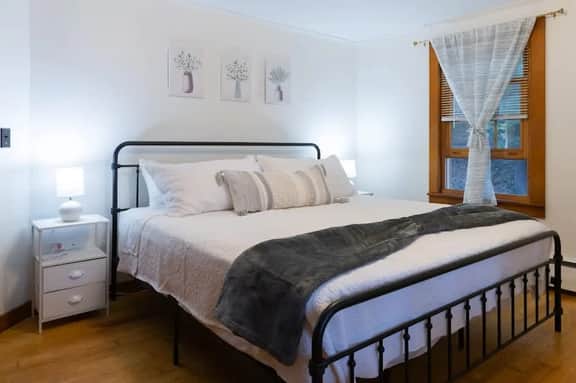 Naples Village Retreat - Heart of the Lakes Region